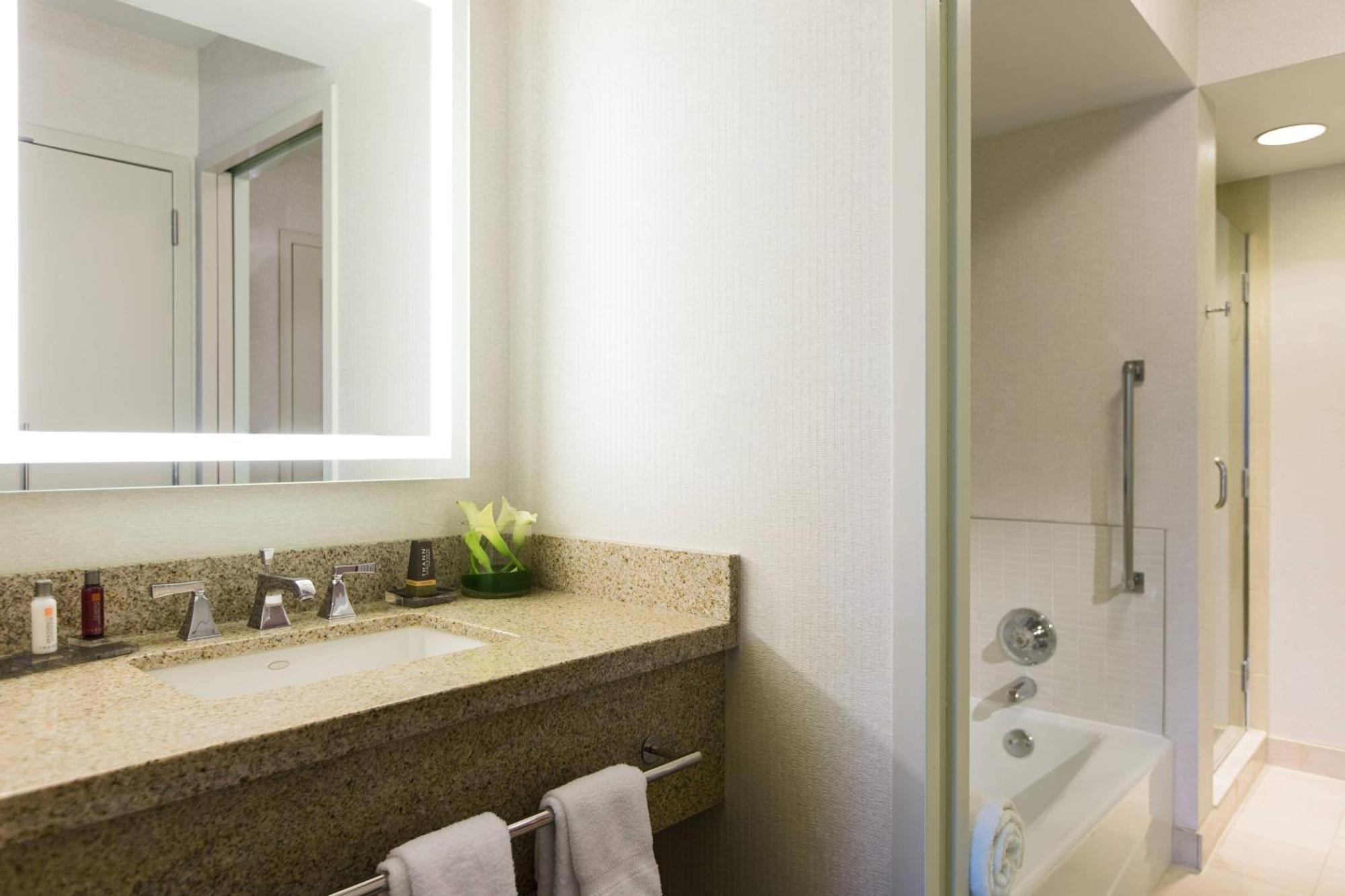 Chicago Marriott Suites O'Hare Rosemont Esterno foto