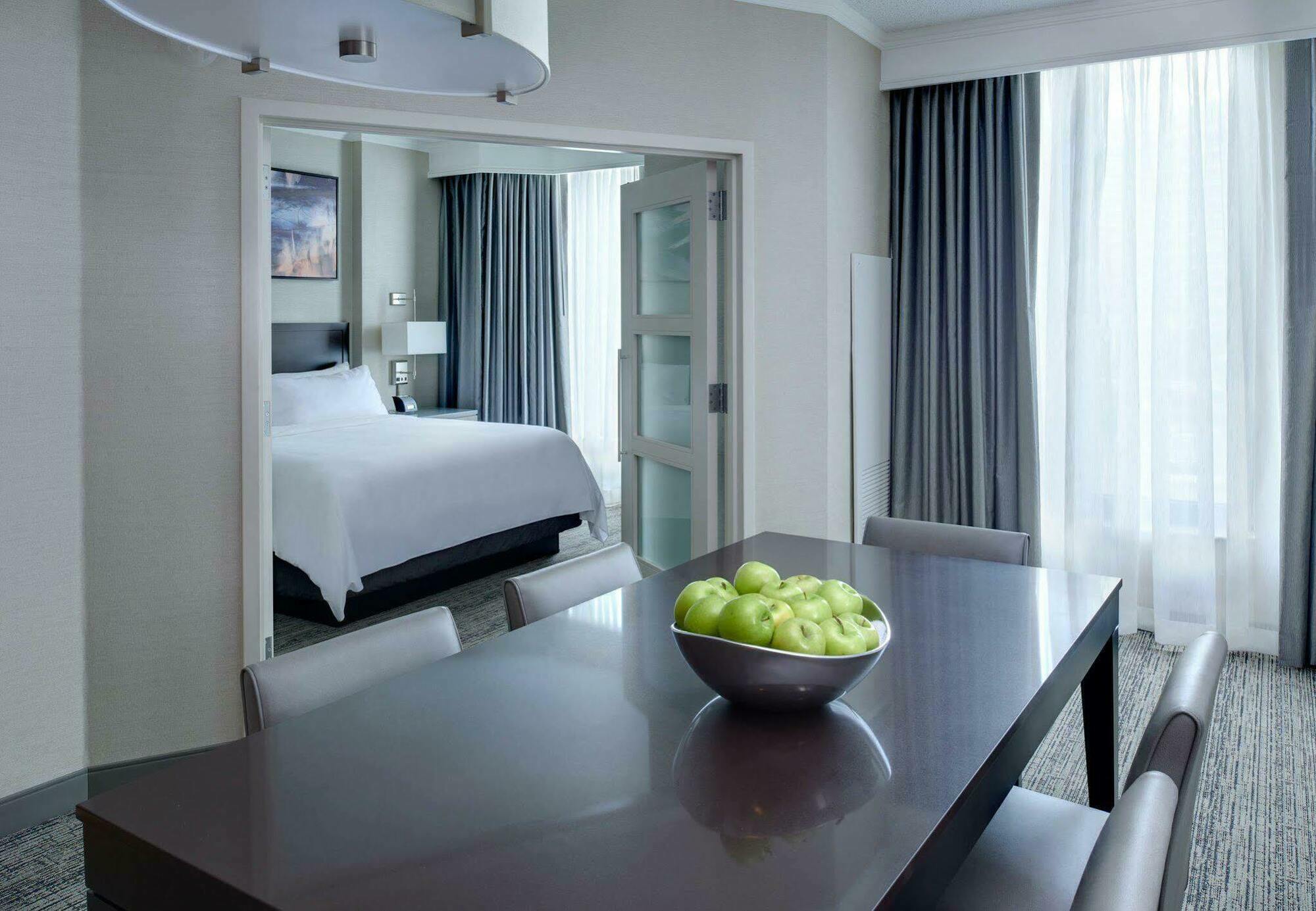 Chicago Marriott Suites O'Hare Rosemont Esterno foto